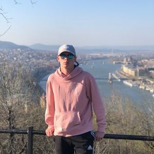 Meet your Posher, Brady